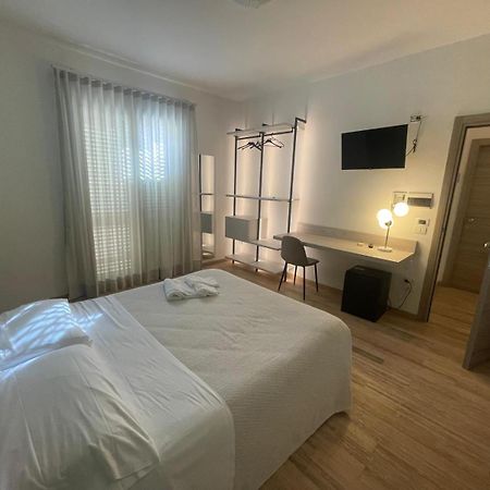 Albergo Perseo Portopalo Di Capo Passero Eksteriør billede
