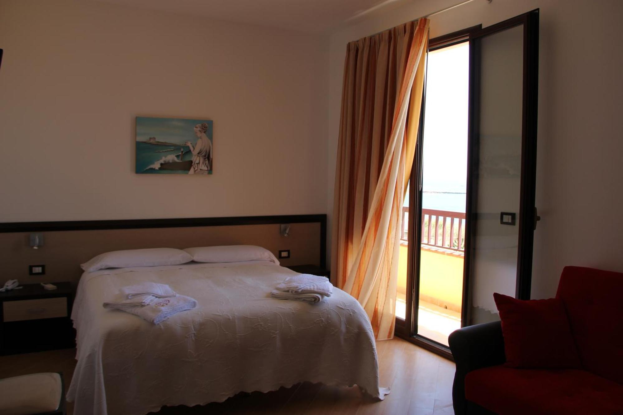 Albergo Perseo Portopalo Di Capo Passero Eksteriør billede