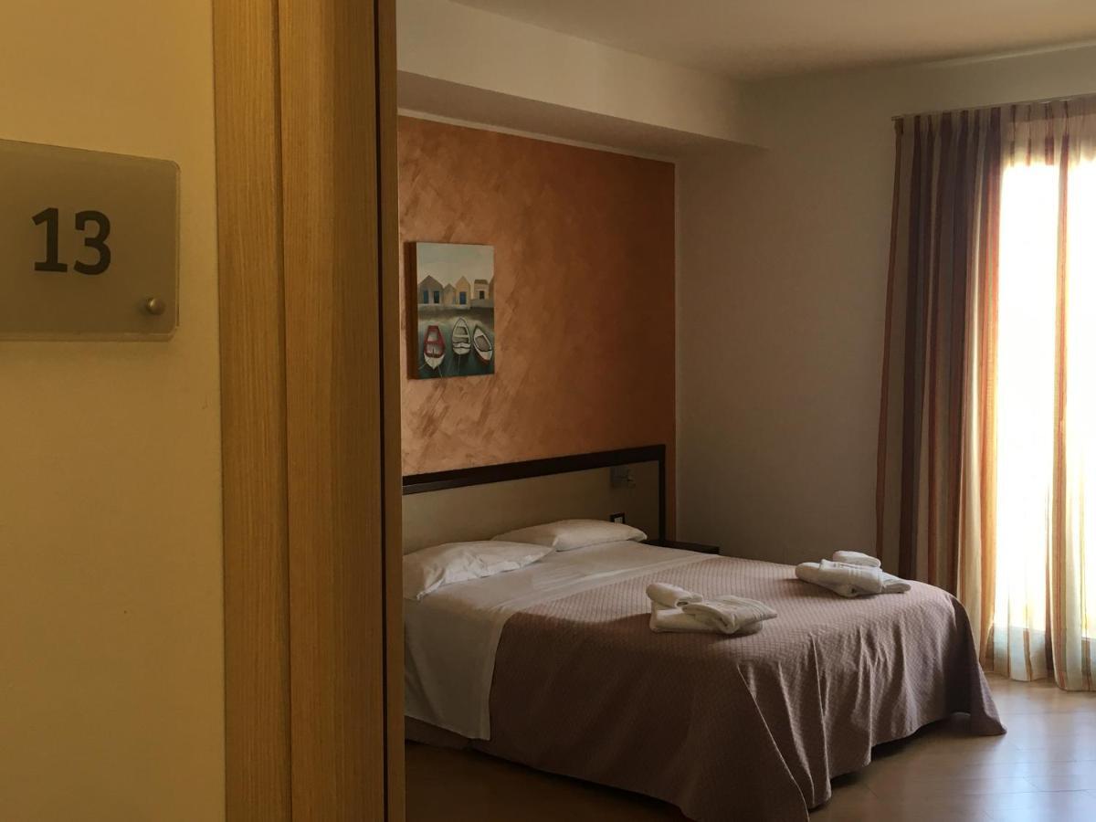 Albergo Perseo Portopalo Di Capo Passero Eksteriør billede
